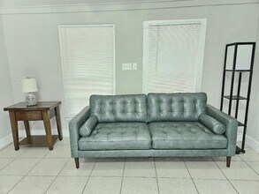 2021 W Main St in Houston, TX - Building Photo - Building Photo