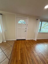 18021 SW Tualata Ave in Lake Oswego, OR - Building Photo - Building Photo