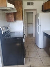 1111 S Corning St in Los Angeles, CA - Building Photo - Building Photo