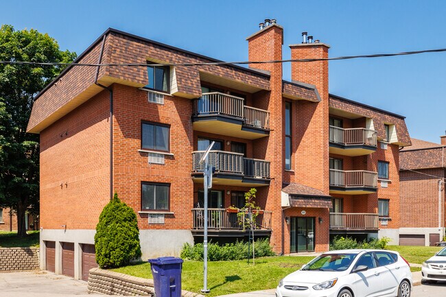 215 63E Av in Laval, QC - Building Photo - Building Photo