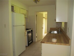 16 Lincoln Ave in Lehigh Acres, FL - Building Photo - Building Photo