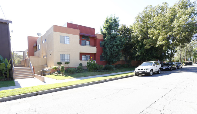 1010 Raleigh Apartments in Glendale, CA - Foto de edificio - Building Photo