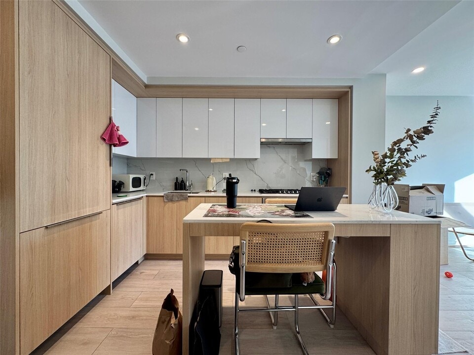40-22 61st St in Queens, NY - Building Photo