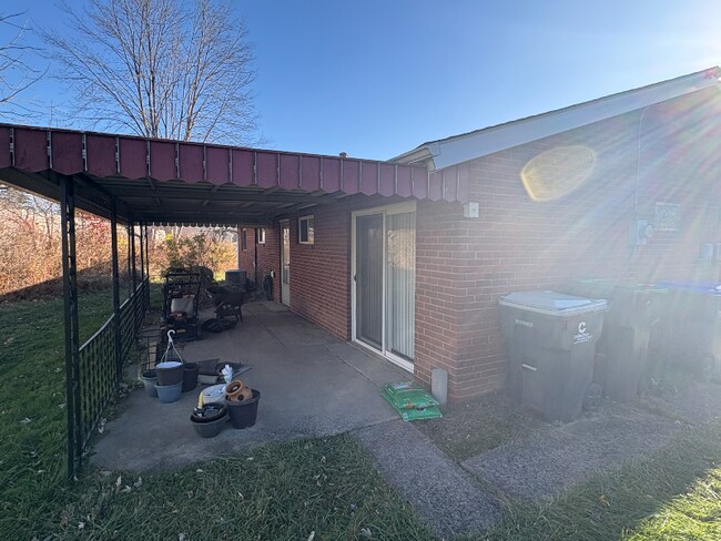 214 Sandalwood Dr in Cranberry Township, PA - Building Photo - Building Photo