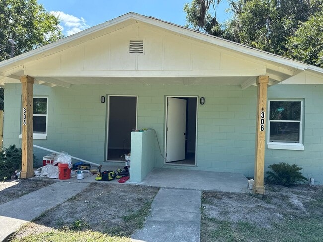 306 SW 19th Ave