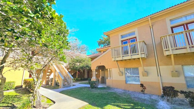 4823 Via Palm Lakes in West Palm Beach, FL - Building Photo - Building Photo