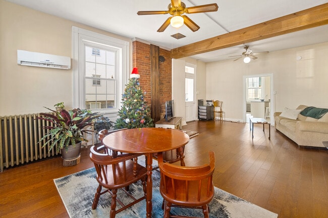 308 W Main St, Unit Upper