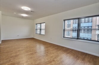 143 Zabriskie St in Jersey City, NJ - Building Photo - Building Photo