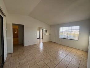 Available Now 2/2 in Port Charlotte in Port Charlotte, FL - Foto de edificio - Building Photo