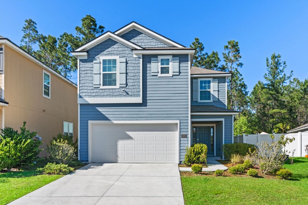 8466 Cape Fox Dr in Jacksonville, FL - Building Photo