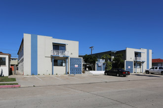 The Grand Apartments Pacific Beach in San Diego, CA - Building Photo - Building Photo