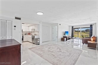 452 Bristle Cone Ln in Naples, FL - Building Photo - Building Photo