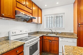 1425 Lakeside Dr in Oakland, CA - Building Photo - Building Photo
