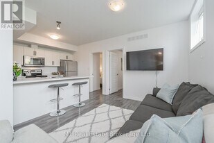 898b Gzowski St in Centre Wellington, ON - Building Photo