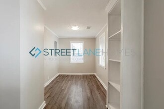 209 Meadowdale Dr in Warner Robins, GA - Foto de edificio - Building Photo