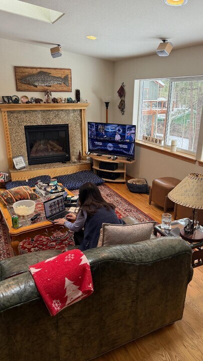 2498 Talbot St in South Lake Tahoe, CA - Building Photo