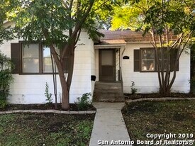 2022 Santa Barbara St in San Antonio, TX - Building Photo