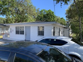 684-692 NE 85th St in Miami, FL - Building Photo - Building Photo