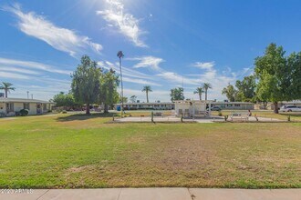 10612 W Oakmont Dr, Unit 4104 in Sun City, AZ - Building Photo - Building Photo