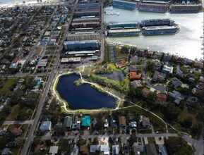 5845 27th Ave S in Gulfport, FL - Foto de edificio - Building Photo