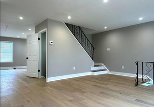 7700 Delphi Pl in Philadelphia, PA - Foto de edificio - Building Photo