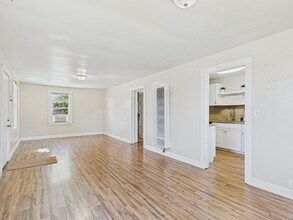 3511 Guerneville Rd in Santa Rosa, CA - Building Photo - Building Photo