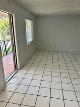 1111 SW 4th St-Unit -10 in Fort Lauderdale, FL - Building Photo - Building Photo