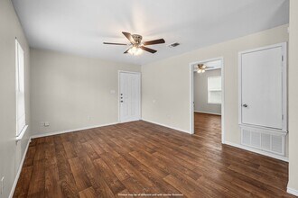 1009-1011-1011 Advance St in San Marcos, TX - Building Photo - Building Photo