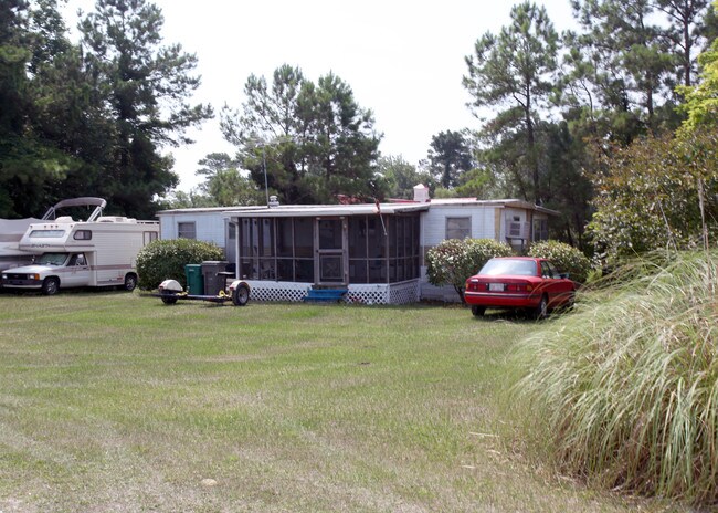 13930 Nc Highway 50 E in Hampstead, NC - Foto de edificio - Building Photo