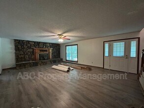 4084 N Lexington Ln in Fayetteville, AR - Building Photo - Building Photo