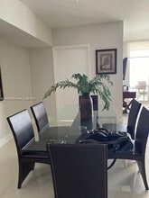 21055 Yacht Club Dr in Aventura, FL - Foto de edificio - Building Photo