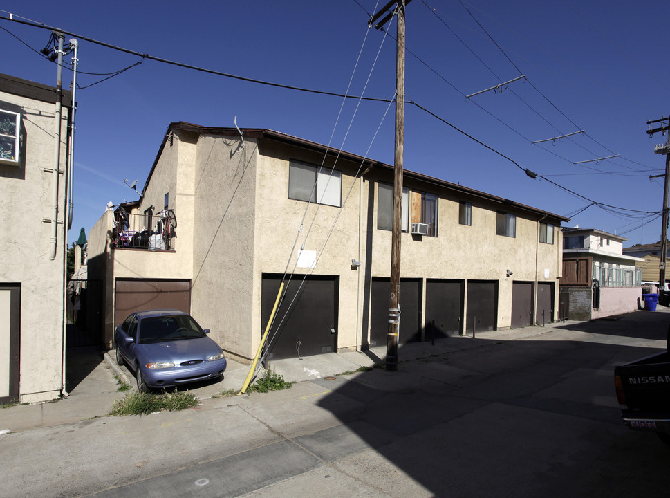 52nd Street Apartments in San Diego, CA - Building Photo