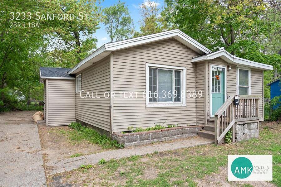 3233 Sanford St in Muskegon Heights, MI - Building Photo