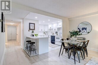 131 Beecroft Rd in Toronto, ON - Building Photo - Building Photo