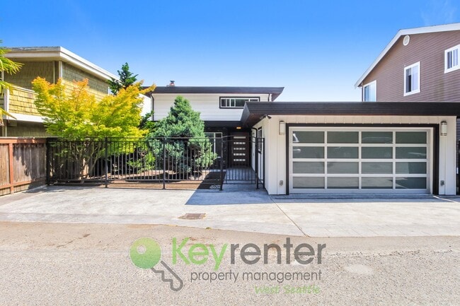 13556 Riviera Pl NE in Seattle, WA - Building Photo - Building Photo