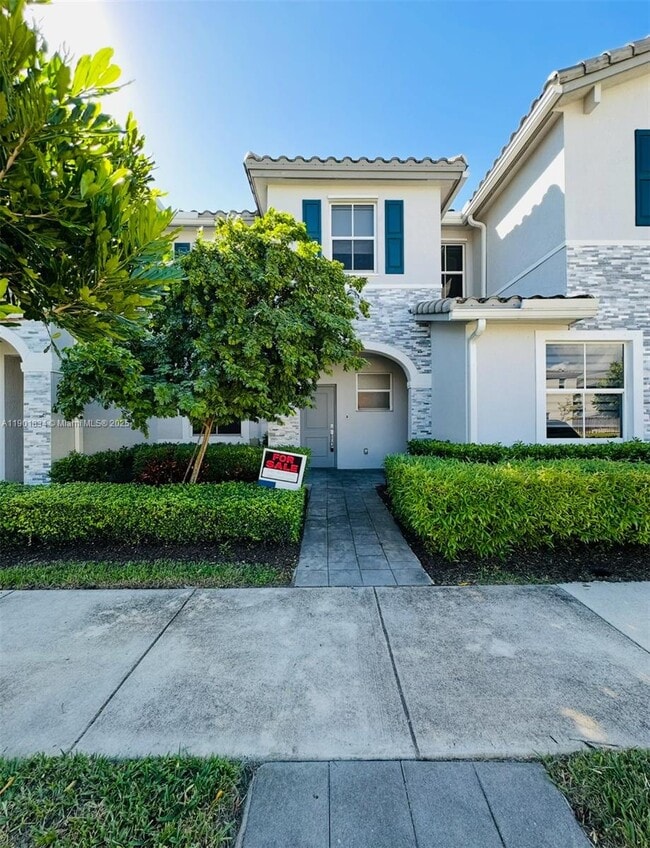 property at 2664 SE 19th St