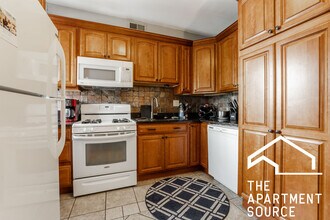 3036 N Seminary Ave, Unit THREE in Chicago, IL - Building Photo - Building Photo
