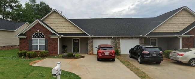 property at 512 Victoria Manor Dr