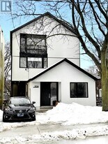 506 Scarborough Rd in Toronto, ON - Building Photo