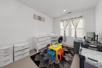 1073 Camino Levante in Chula Vista, CA - Building Photo - Building Photo