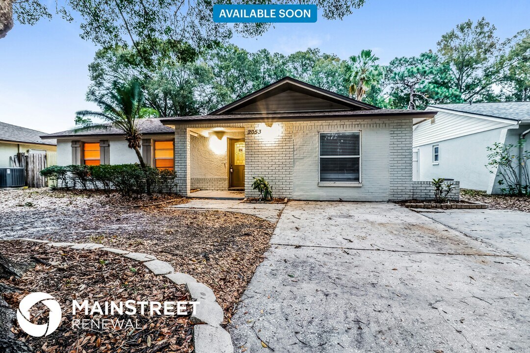 2053 Whitney Dr in Clearwater, FL - Building Photo
