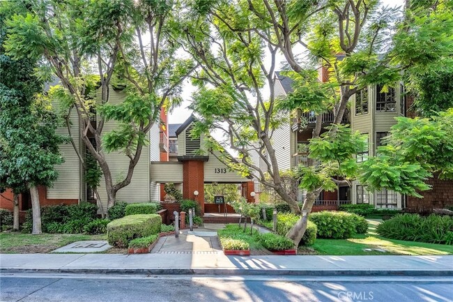property at 1313 Valley View Rd