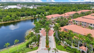 4703 Artesa Wy E in Palm Beach Gardens, FL - Building Photo - Building Photo
