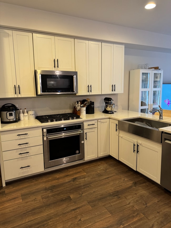 property at 16108 Coolidge Ave