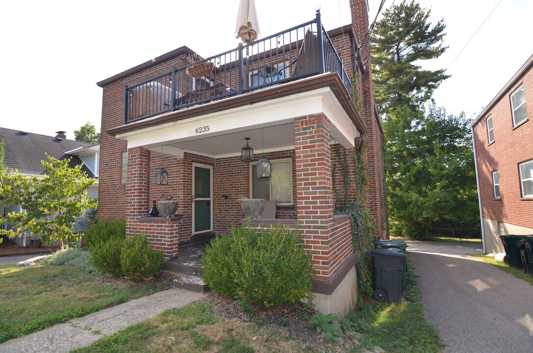 6235 Cortelyou Ave, Unit 1 in Cincinnati, OH - Foto de edificio