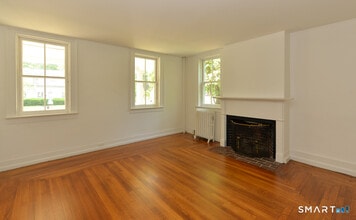 15 Hawkins Rd in Southbury, CT - Building Photo - Building Photo