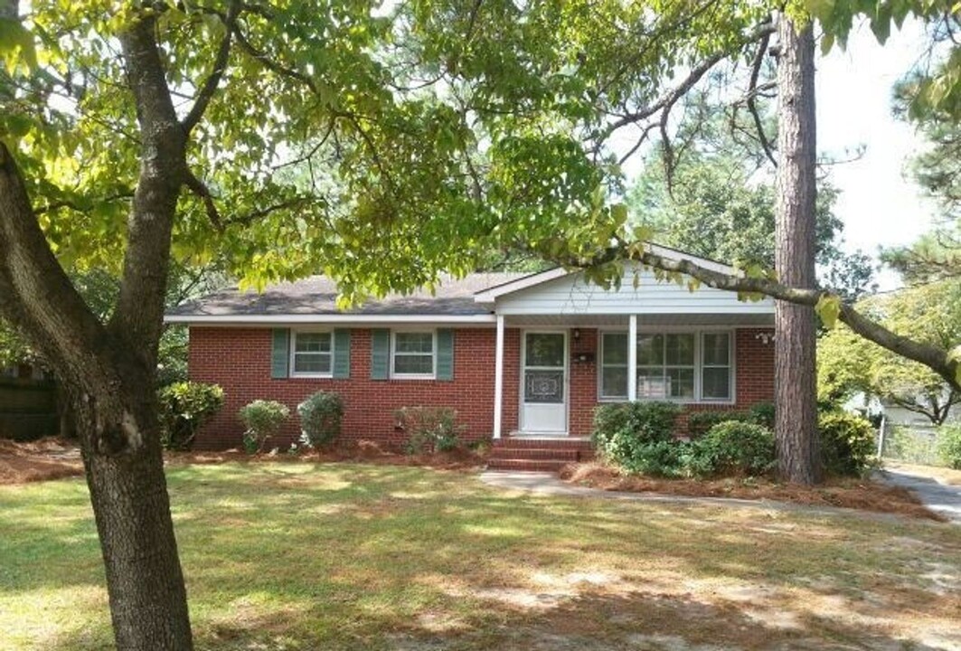 1934 Wayne Ln in Fayetteville, NC - Building Photo