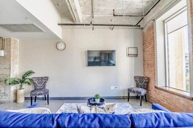 500 S Ervay St in Dallas, TX - Foto de edificio - Building Photo