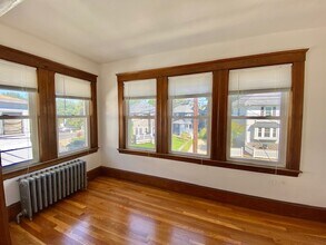 90 Harriet St, Unit 2 in Boston, MA - Foto de edificio - Building Photo