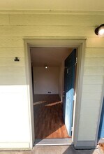 1055 Anderson Ave in Coos Bay, OR - Building Photo - Building Photo